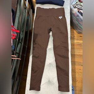 High-Waist Seamless Leggings in Chocolate Brown